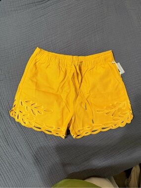 Magaschoni Yellow Scalloped Eyelet Drawstring Women's Shorts